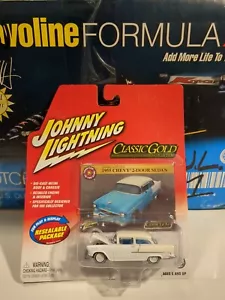 Johnny Lightning 1955 Chevy 2 porte Classic Gold Collezione White Lightning - Foto 1 di 6