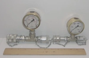 Due manometri Noshok 0-15.000 PSI con attacco rapido idraulico - Foto 1 di 7