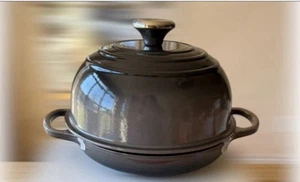 Nuevo horno de pan de hierro fundido esmaltado Le Creuset en ostra - Imagen 1 de 3