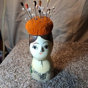 Gemma Taccogna Estilo Arte Popular Papel Maché Dama Cabeza Prendedor Cojín De Colección con Sombrero Alfileres - Imagen 1 de 13