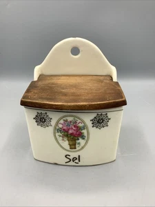 Vintage Salzdose. Keramik mit Klappdeckel aus Holz. Made In Czechoslovakia. - Bild 1 von 11
