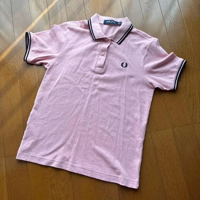 Fred Perry 粉色 Polo 衫 S 近乎完好刺绣标志条纹领 — 第 1/4 张图片