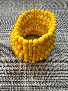 nwot yellow wooden beaded bracelet - Picture 1 of 2