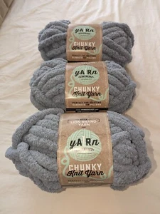 Lion Brand Yarn Chunky Knit Yarn 3 Pack 28 Yd Balls Jumbo #7 Fog Brouillard New - Picture 1 of 6