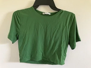 Grünes Zara Damen Cropped Top Kurzarm Größe L fällt klein aus - Bild 1 von 5