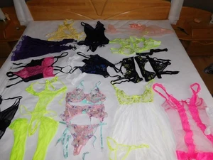 verkaufe hier ein großes set an dessous reizwäsche straps set nylons 3 - Bild 1 von 8
