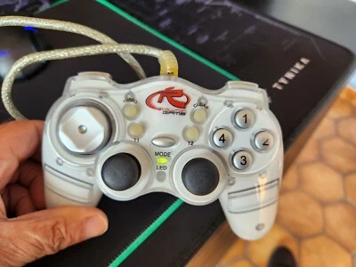 6 CONTROLADORES JOYSTICK - JOYPAD -VARIOS -COMPATIBLES PC CABLE USB Y CONSOLA... - Imagen 1 de 4