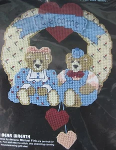 Country Bear Wreath 2535 Sealed Dimensions PlasticPoint Kit Welcome Wallhanging - Picture 1 of 3