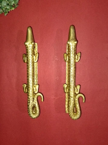 Brass Crocodile Shape Door Handle Long Tailed Alligator Theme Almirah Pull HK496 Cover