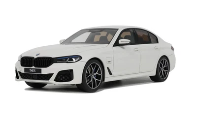 BMW 545e xDrive M Sport • 2023 • NEU • GT Spirit GT496 • 1:18