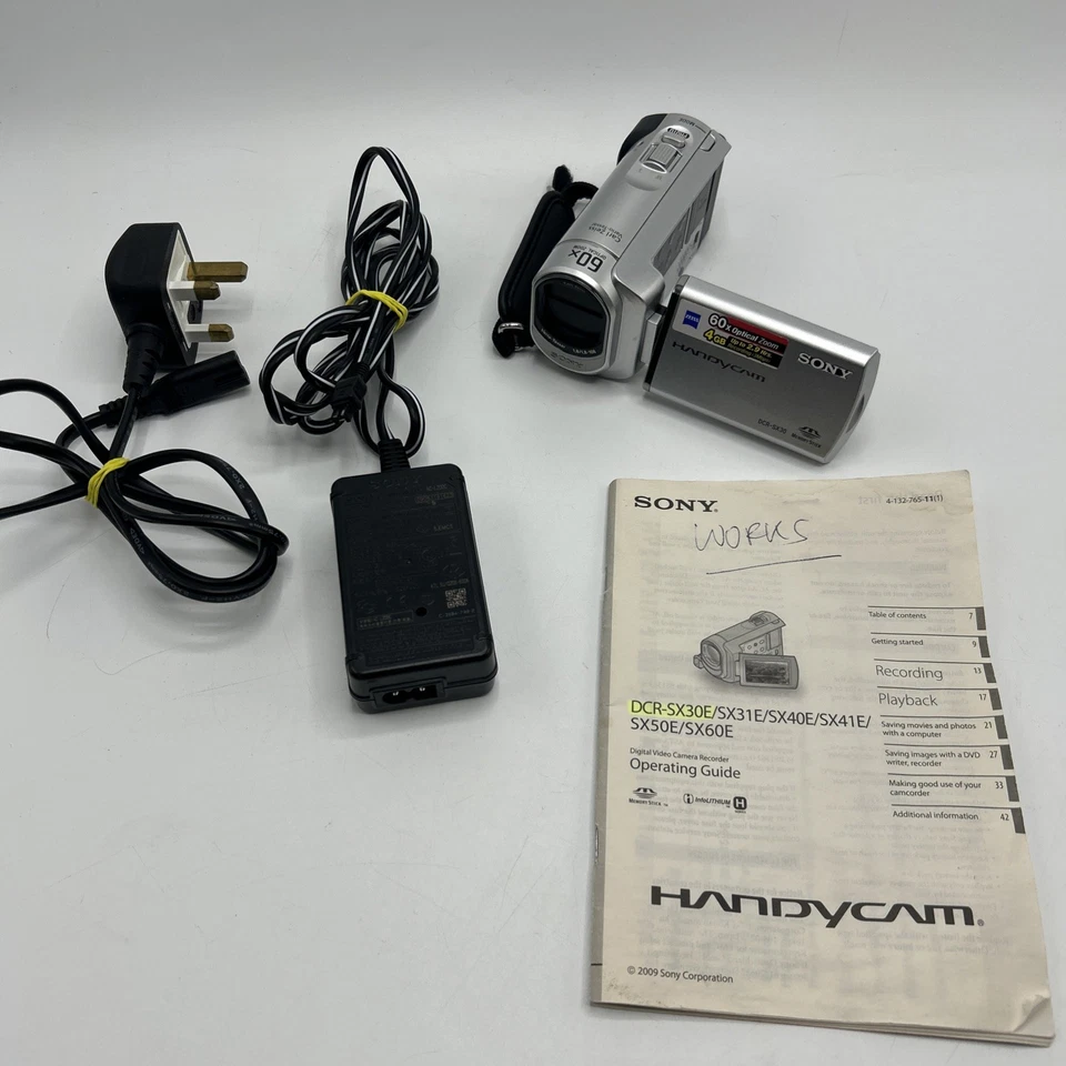 Sony Handycam DCR-SX30E Digital Video Camera Recorder - Image 1 of 4