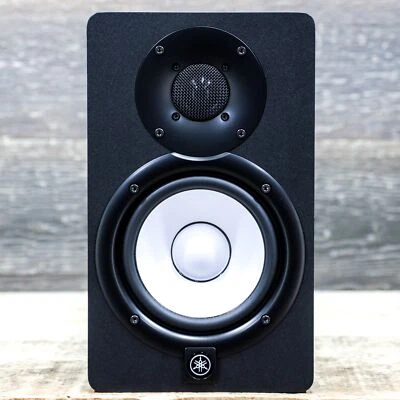 Yamaha HS5 Powered Studio Monitor 2-Way Bi-Amp 5" Studio Monitor (Single) w/Box - Image 1 of 4