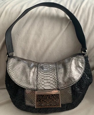 Bolso de hombro CALVIN KLEIN de piel de serpiente metálico en relieve tejido de paja Foto 1 de 4