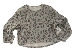 NWT EVERLAST Womens Medium Cropped Gray Pink Animal Print $40 Sweatshirt #3797 - Picture 1 of 10