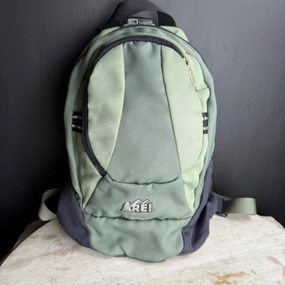 Mini Mochila REI Piton De Colección Adulto 12L Verde Porta Llaves Correas Ajustables mult Foto 1 de 4