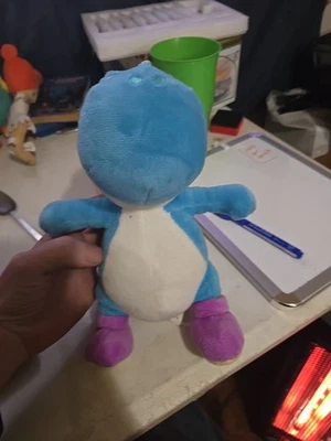 Pelúcia Yoshi azul claro coleção All Star Super Mario - Imagem 1 de 4