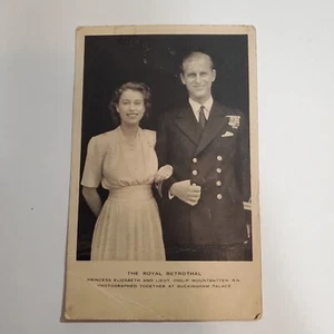 Postcard Royal Betrothal Princess Elizabeth to Lieut. Philip Mountbatten - Picture 1 of 5