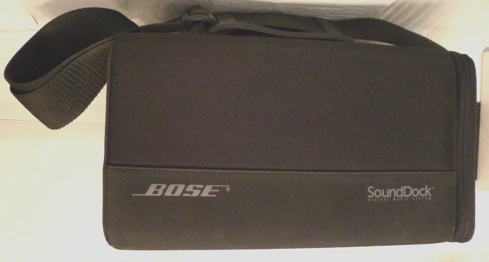 Bose SoundDock 便携式手提旅行衬垫保护壳 40664 Plus 肩带 — 第 1/4 张图片