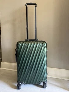 Tumi 19 Degree Aluminum International 4-Wheeled Spinner Carry-On 36860 $1295 - Picture 1 of 15