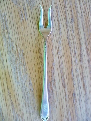 1847 ROGERS BROS "LOVELACE" PICKLE/OLIVE FORK 6 1/2" SILVERPLATE MONO - Image 1 of 4