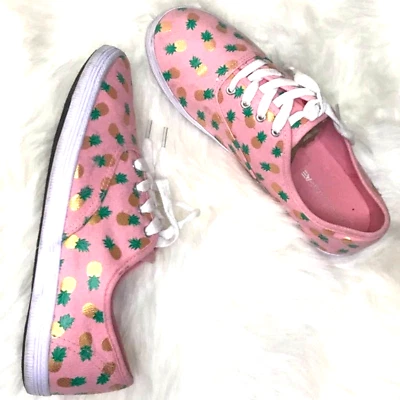 Zapatos deportivos American Eagle de lona rosa con piñas metálicas doradas talla 7,5 Foto 1 de 4