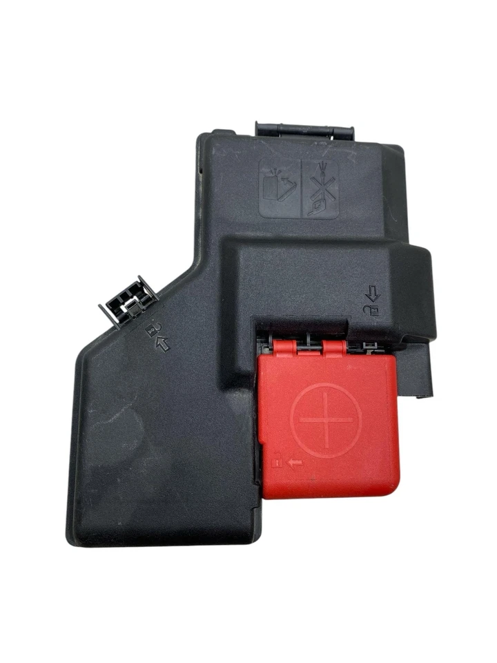 2022 2023 2024 BUICK ENCLAVE 3.6L POSITIVE BATTERY TERMINAL FUSE JUNCTION BOX - Image 1 of 4