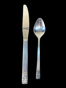 Carlyle CAMEO Stainless Hong Kong Silverware knife & spoon lot of 2 Flatware - Picture 1 of 7