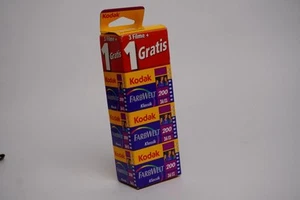 Kodak Farbwelt 200 Klassik, 36 Bilder, 4 Filme, OVP 4er Set Abgleaufen MHD 2010 - Bild 1 von 3