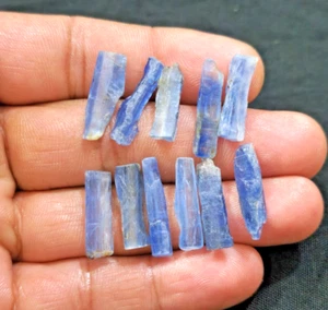 Increíble lote de 11 piezas de cianita azul fragmentos crudos ásperos 19-22 mm de uso para joyería - Imagen 1 de 7
