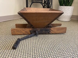 Antik Holz Metall Handkurbel Traube Obst Brecher Zahnräder Freeman Racine Wisconsin - Bild 1 von 24