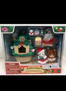 Neu 2025 Calico Critters Baby Weihnachtsmann Weihnachtsbaum Haus Set - Bild 1 von 2