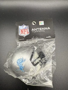 DETROIT LIONS CASCO TEAM AUTO ANTENNA TOPPER NUOVO CON LICENZA NFL NUOVO CON SCATOLA - Foto 1 di 3