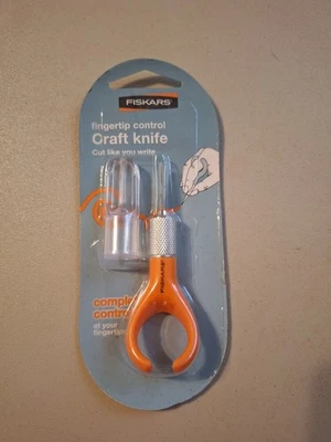 НОВЫЙ нож для рукоделия Fiskars с контролем кончиков пальцев - Изображение 1 из 2