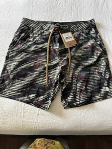 THE NORTH FACE TRUNK BOARD SHORTS TNF BLACK BETA MEN'S SIZE 34 - Picture 1 of 11