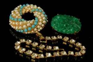 3 VINTAGE COLLECTION OF JEWERLY ART GLASS RHINESTONE PIN BROOCH BRACELET BR - Picture 1 of 5
