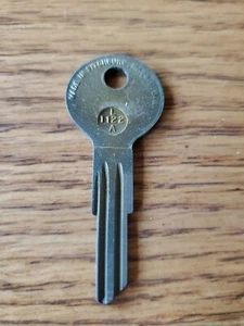 Vintage Ilco Key Blanks Y101 1960-62 Studebaker LYJ1, L1122A Locksmith K475 - Picture 1 of 2
