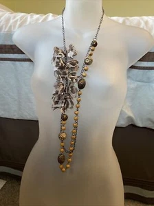 Lange Kette mit Perlen Blumen Modekette Schmuck - Bild 1 von 5