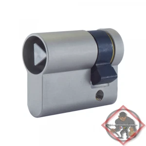 ISEO Halb Zylinder 30/10 8mm Dreikant innenliegend Neu OVP - Bild 1 von 2