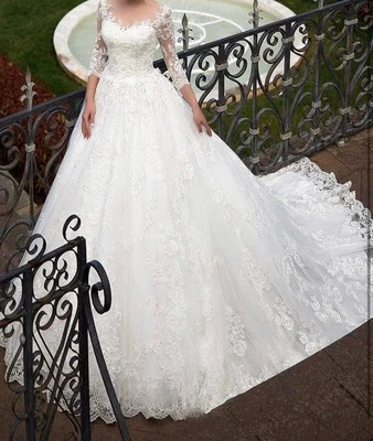 Vestidos de novia para mujer con apliques de encaje línea A para novia 2021 tren de corte novia Foto 1 de 4