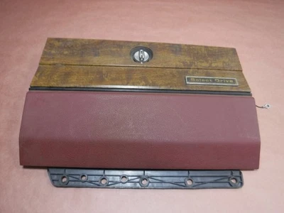 Porta caixa de luvas AMC Eagle 81-88 com Striker fabricante de equipamento original frete grátis - Imagem 1 de 4