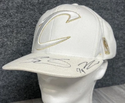 Chapéu Snapback Mitchell & Ness Cleveland Cavaliers Dourado Logotipo NBA Assinado Costurado - Imagem 1 de 4