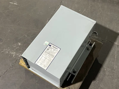 EGS -HS5F10AS - Transformador monofásico - Montado en la pared - (USADO - USADO) Foto 1 de 4