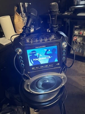 karaoke machine - Image 1 of 2