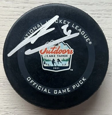 Disco oficial ao ar livre James van Riemsdyk autografado assinado Flyers Lake Tahoe - Imagem 1 de 2