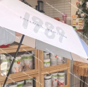 Swiftie 1989 Paraguas Era Tour Paraguas Plegable Resistencia al Viento Amistad Regalo - Imagen 1 de 7