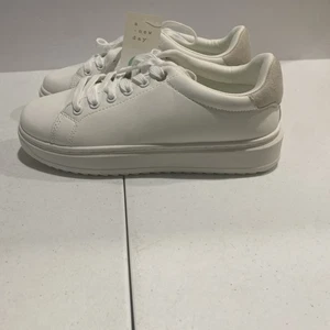 Women's Peggy Sneakers - A New Day Size 8.5 Cream - Picture 1 of 11