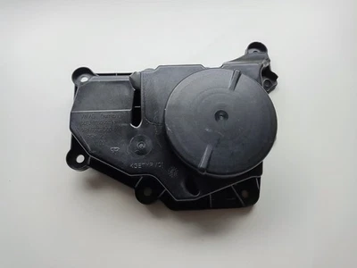 VW Skoda Seat Crank Case Breather Oil Separator 04E103464AN Genuine — 第 1/4 张图片