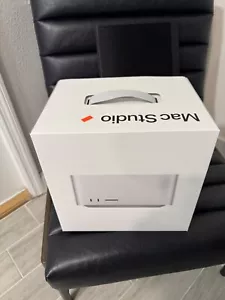 Apple Mac Studio (2022) M1 Max 10-Core 32GB RAM 512GB SSD - MJMV3LL/A - Picture 1 of 4