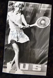 RARE - GREAT B&W TRACY AUSTIN SIGNED PHOTO - TENNIS PRODIGY - COA - Bild 1 von 3
