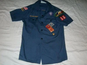 Boy Scouts of America BSA Blue Short Sleeve Shirt Patches Boy's size Medium used - Picture 1 of 1